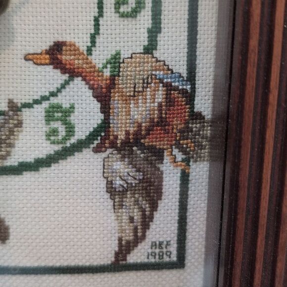 Vintage Handcrafted Cross Stitch Duck Battery Operated Wood Mantel Clock 1989 - Picture 5 of 13